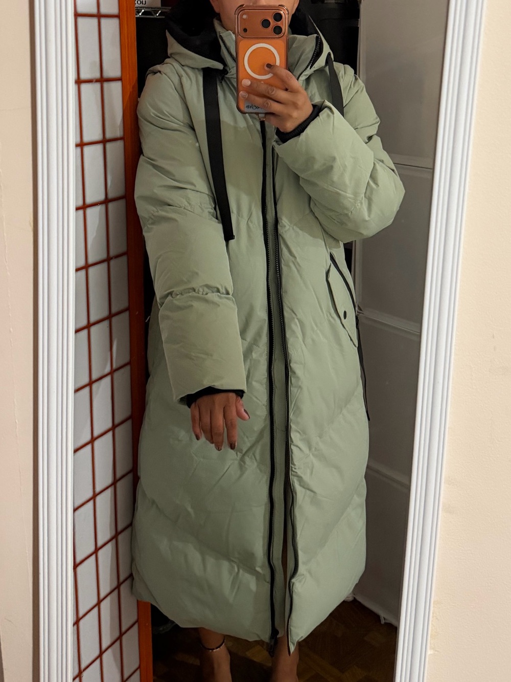 Long Puffer Coat in Sage Green with Hood. NWT - Picture 4 of 4